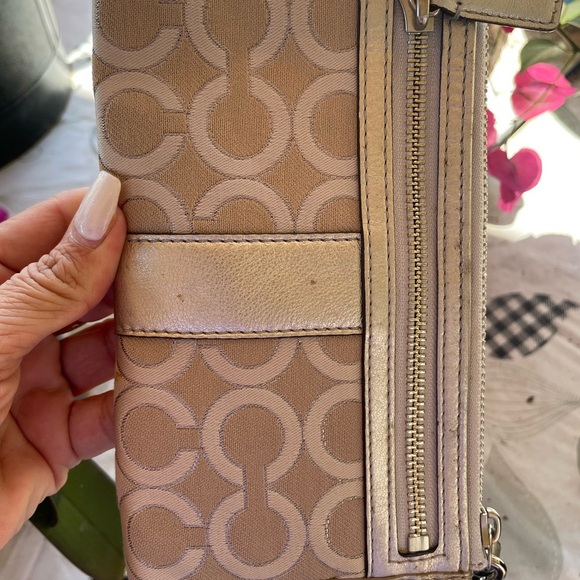 Coach Tan and Cream Patterned Wallet - Picture 2 of 7